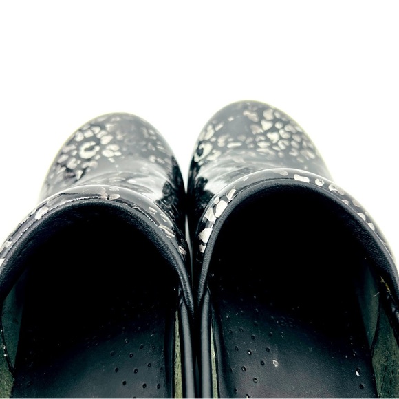 DANSKO ‘Professional’ Pewter Black Leopard Patent Leather Clogs Shoes NWOT Sz 38 - Picture 4 of 15